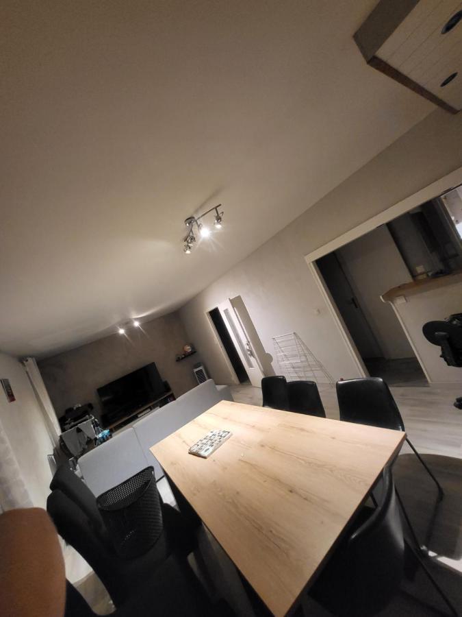 Chambre Neuve Dans Un Logement Partage A 10 Minute Du Circuit 24H Allonnes  Kültér fotó